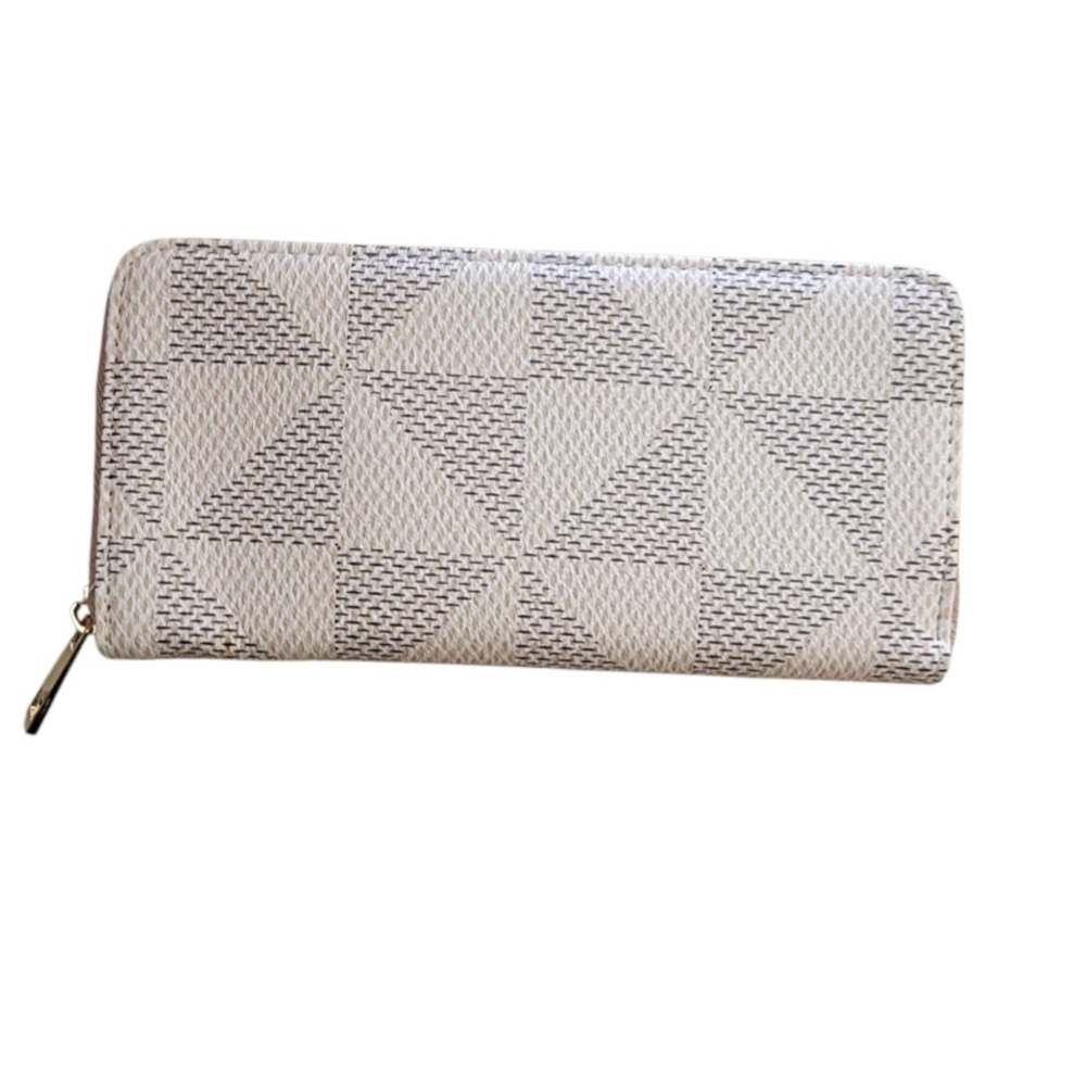 Cream and Black Geometric Wallet with Zipper Closure